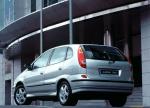 Nissan Almera Tino 2000 года